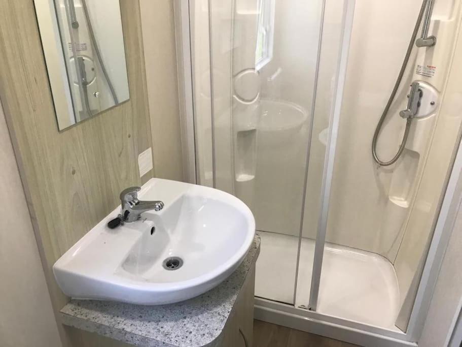 2 Bedroom Caravan. Newquay. Cornwall. New Quay Buitenkant foto